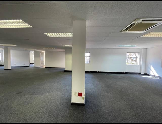 361M² OFFICE TO LET IN BRYANSTON